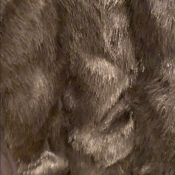 Faux fur vest - Picture 3 of 4